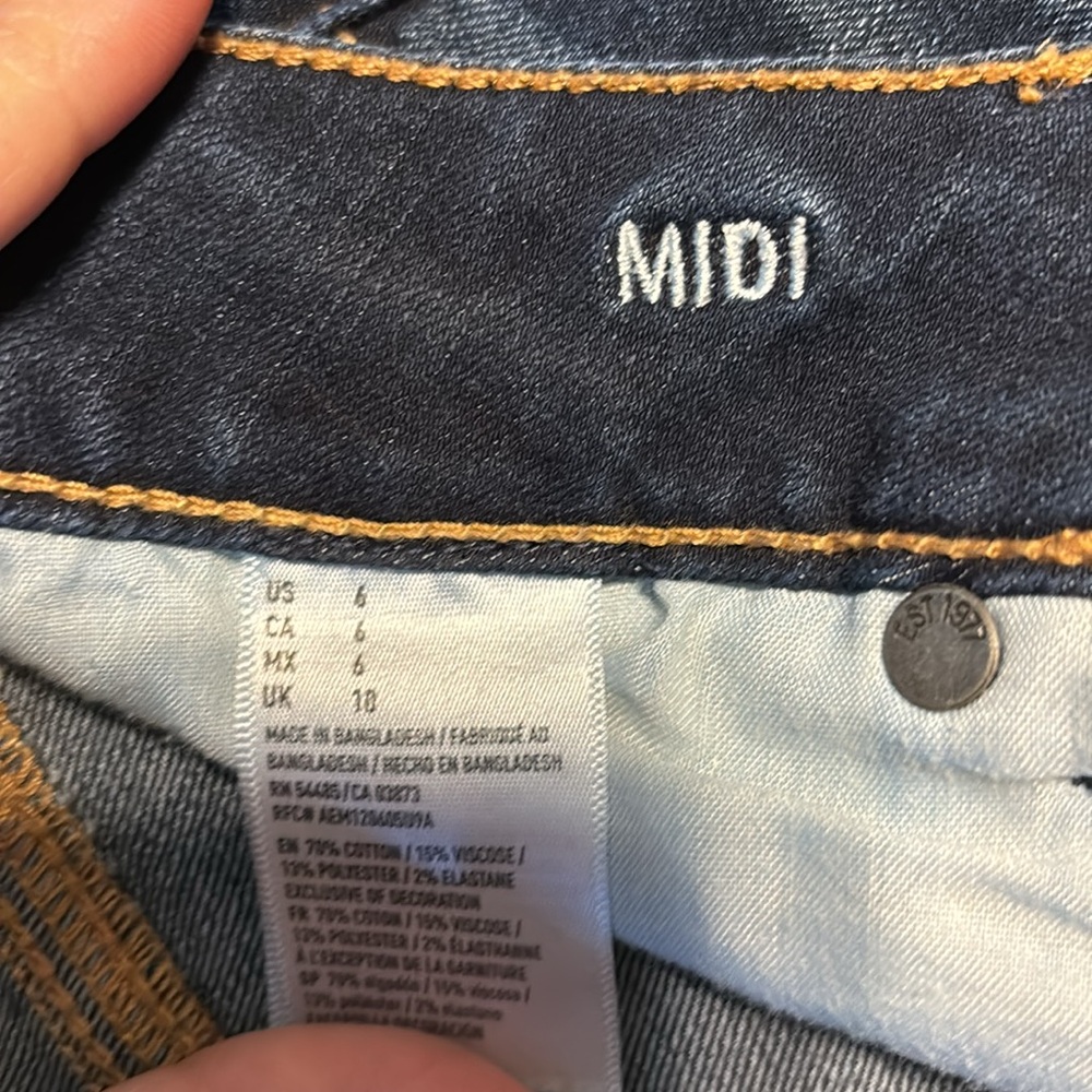 AE midi shoppers stretch shorts size 6 - Picture 2 of 4